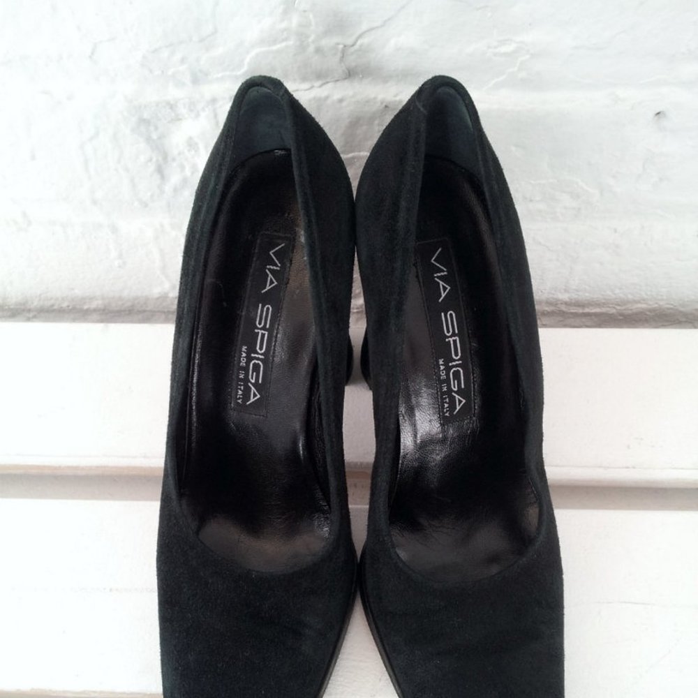 Vintage 90s Black Suede Pumps - Picture 3 of 7